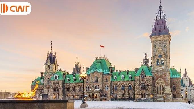 Work permit and Express Entry processing times drop